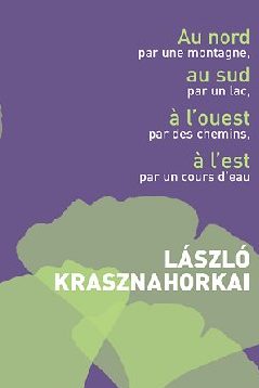 Au nord par une montagne. Au sud par un lac. À l’ouest par les chemins. À l’est par un cours d’eau. 